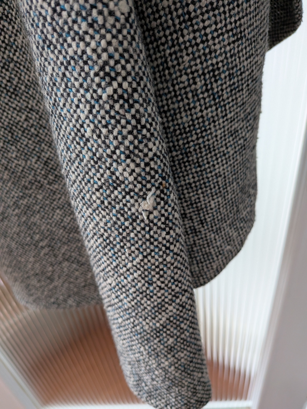 Chic Gray Textured Cape Poncho - Picture 8 of 9